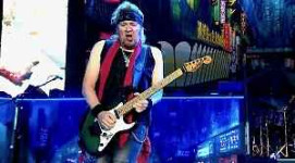 Фото Adrian Smith:  «Жаль, что COVERDALE ушел на пенсию»