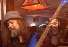 Фото Jake E. Lee: «Стрелков поймали!»