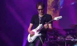 Фото Steve Vai поблагодарил DAVID COVERDALE